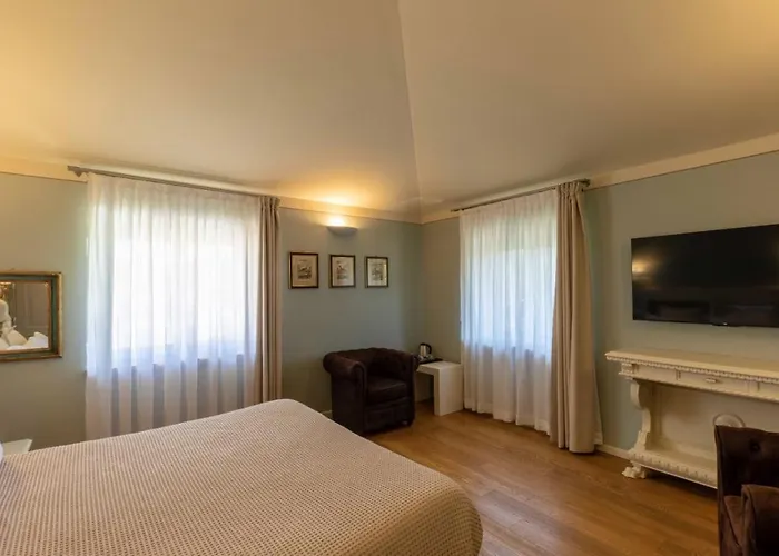 Relais Borghetto 4* ヴァレッジョ・スル・ミンチョ