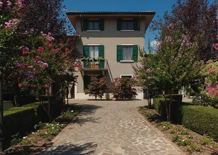 Relais Borghetto Nocleg ze śniadaniem 4*